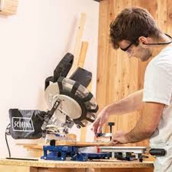 Scheppach HM 216 SPX gérvágó fűrész húzófunkcióval és lézerrel
